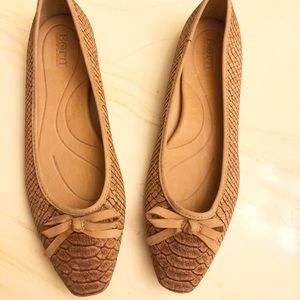 BORN Snakeskin Style Flats 9